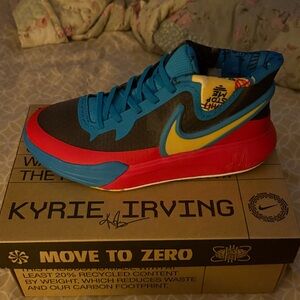 Nike Kyrie 8 Go Se (PS) Size 1Y Superman Brand